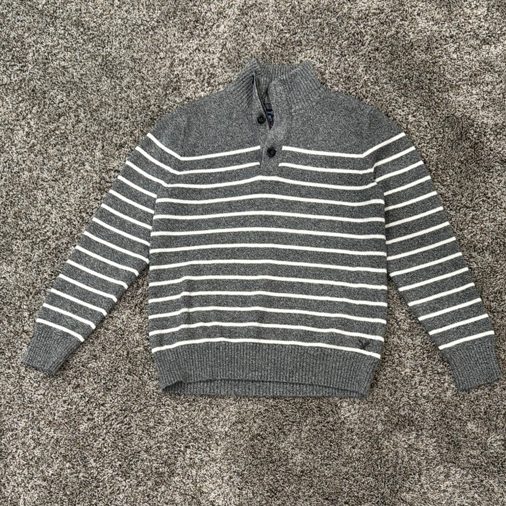 American Eagle Outfitters Gray and White Button Up Sweater